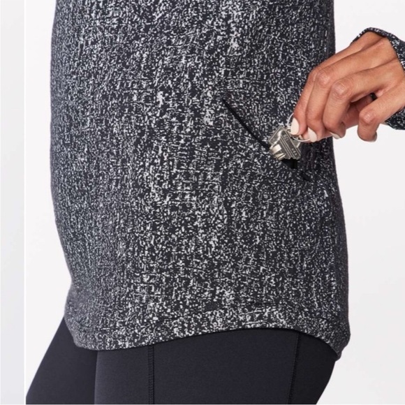 Lululemon Extra Mile Long Sleeve Running Shirt
Suited Jacquard Black White Sz 6 - Picture 10 of 13